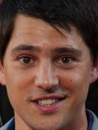  Nicholas D'Agosto