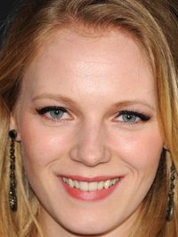  Emma Bell