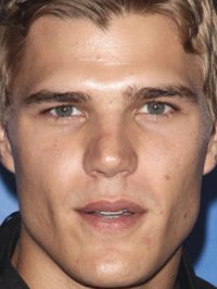  Chris Zylka