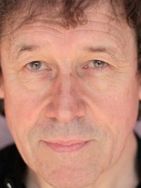  Stephen Rea