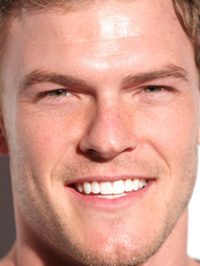  Alan Ritchson