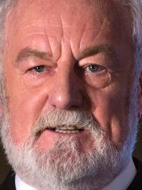  Bernard Hill