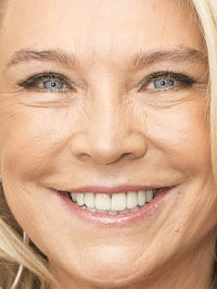  Amanda Redman