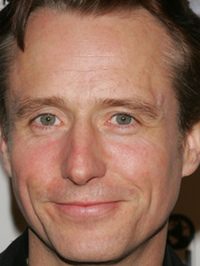  Linus Roache