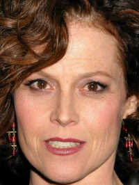  Sigourney Weaver