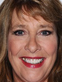  Phyllis Logan