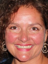  Aida Turturro