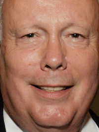  Julian Fellowes