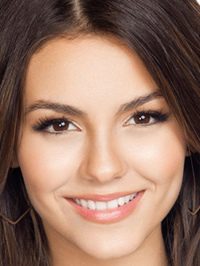  Victoria Justice