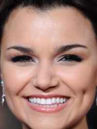  Samantha Barks