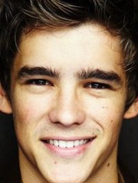  Brenton Thwaites