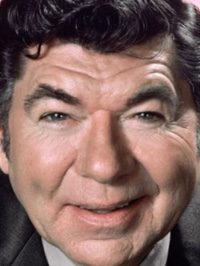  Claude Akins