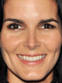  Angie Harmon