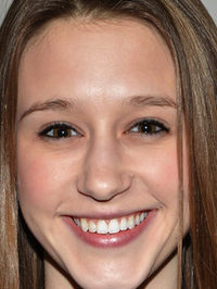  Taissa Farmiga