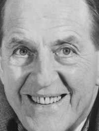  Stanley Holloway