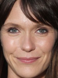  Katie Aselton