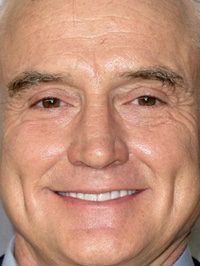  Bradley Whitford