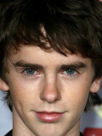  Freddie Highmore