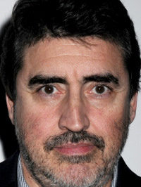  Alfred Molina