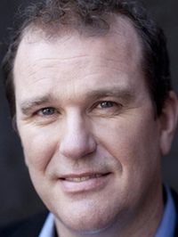  Douglas Hodge