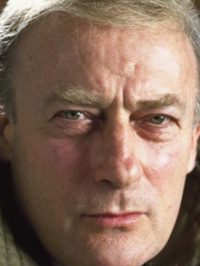  Edward Woodward