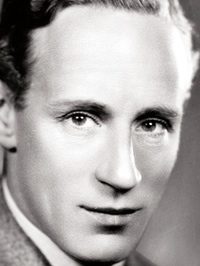  Leslie Howard