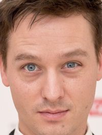  Tom Schilling