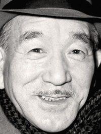  Yasujiro Ozu