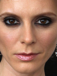  Emilia Fox