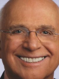  Gavin Macleod