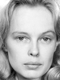  Sandy Dennis