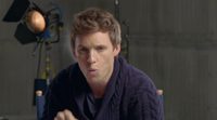 Eddie Redmayne celebrates that there's only 100 days left before the premiere of 'Fantastic Beasts'