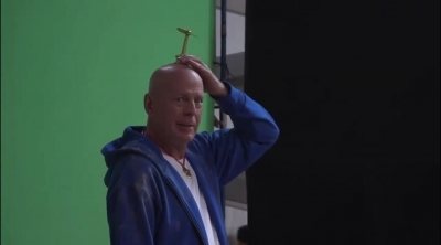 Bruce Willis is Doraemon in a japanese TV ad