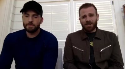 Chris Evans and his brother Scott play the Bro Couples Challenge